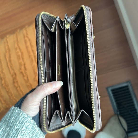COACH leather wallet/clutch - Picture 7 of 14